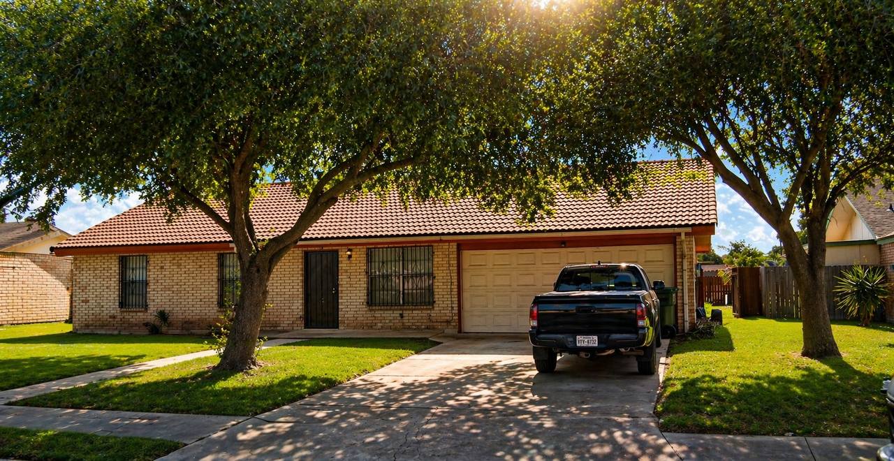 Perfectly manicured green lawn by Affordable Grass Cut
